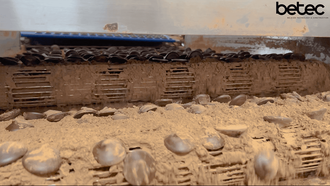 Cocoa powder machine